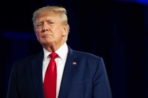 Presiden Amerika Serikat ke-45 dan ke-47 Donald John Trump