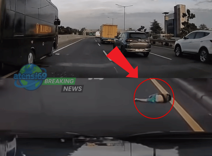 Seorang anak laki-laki tergeletak di jalan tol usai terjatuh dari bus Mabes AD