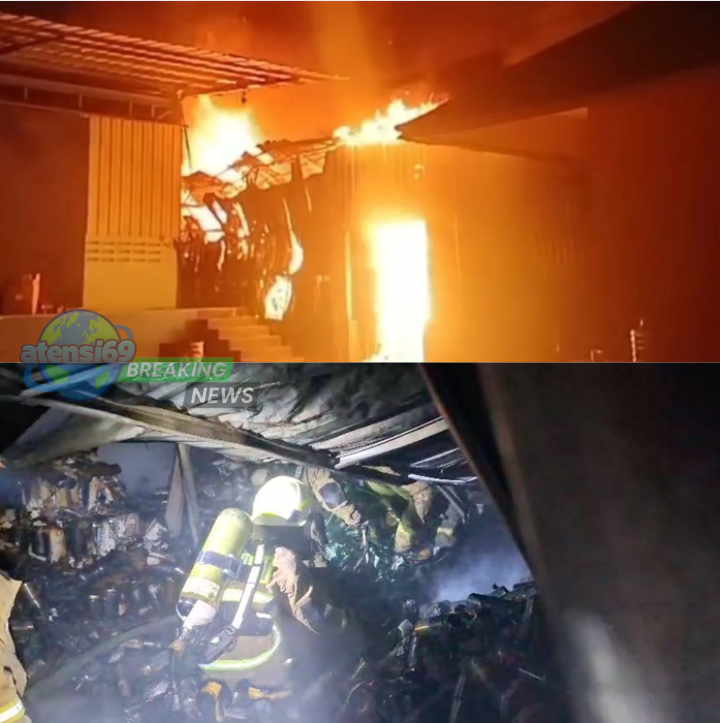 gudang kontainer di Cakung terbakar